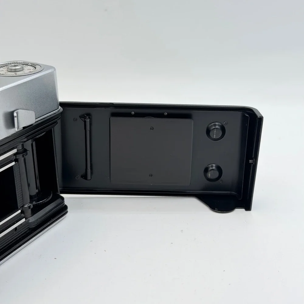 Zeiss Ikon Contessamat SBE 35mm Camera Carl Zeiss Tessar 2.8/50 Lens and Case